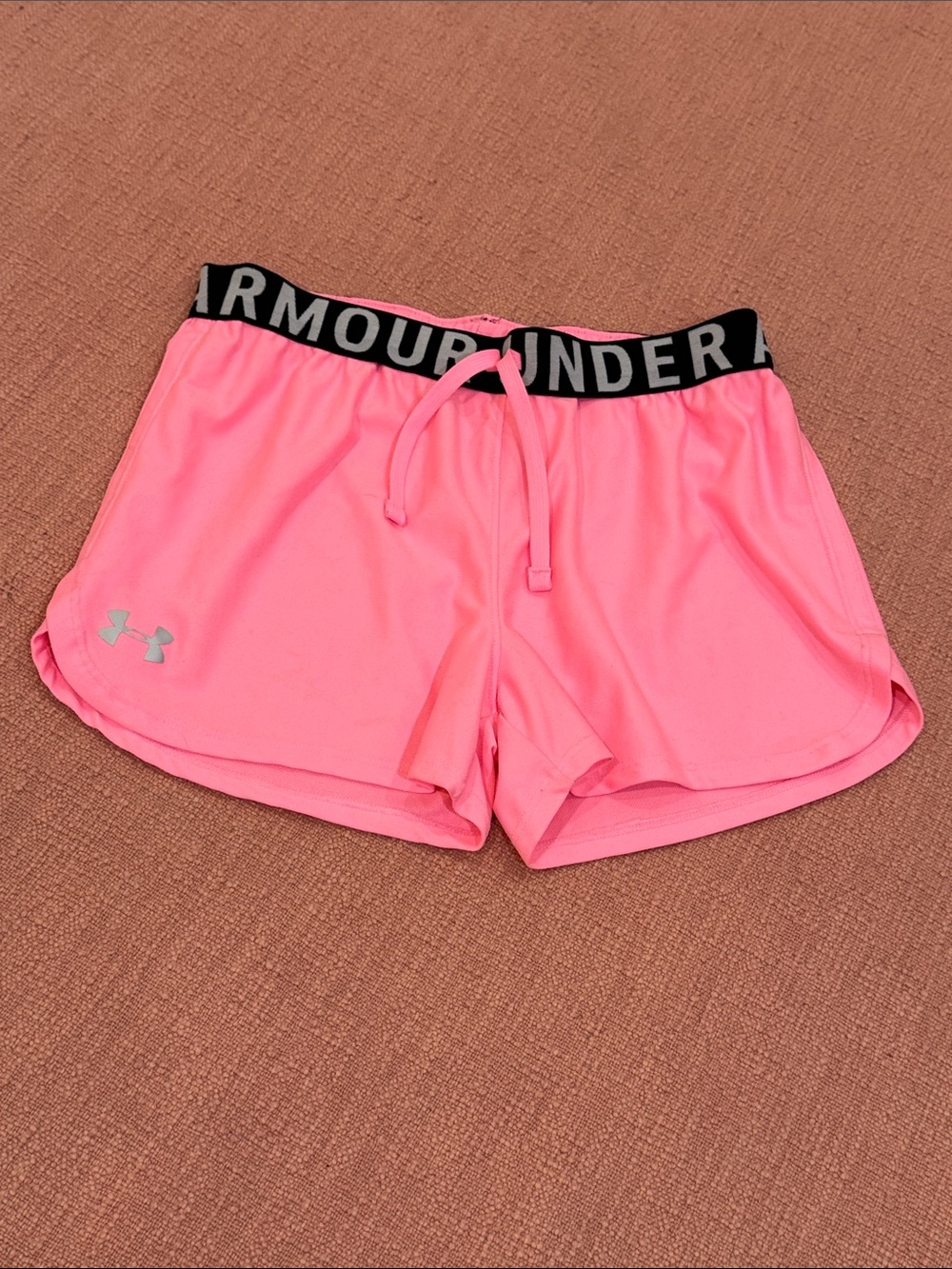 Under Armour heatgear youth large teen Neon Pink Athletic Shorts Black Waistband